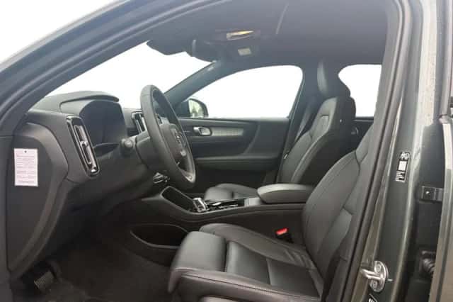 Volvo XC40 (2026) thumbnail 3