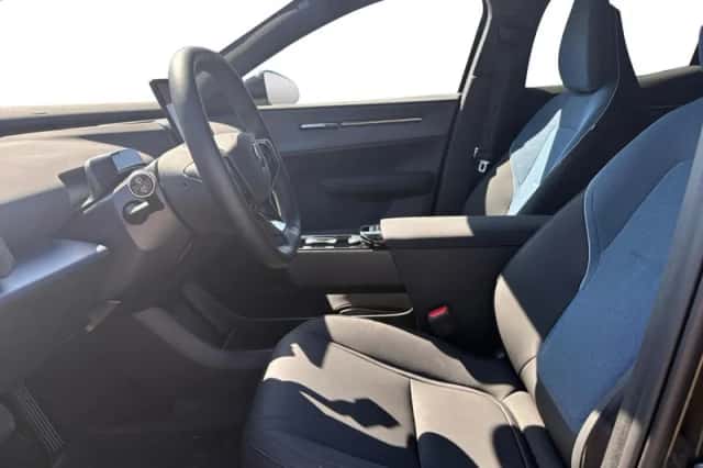 Volvo EX30 (2026) thumbnail 3