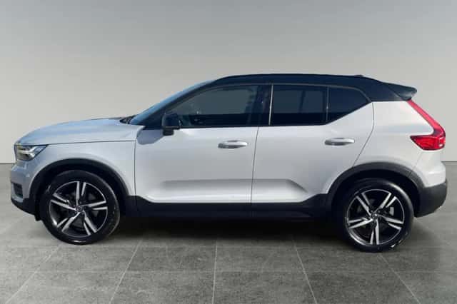 Volvo XC40 (2019) thumbnail 2