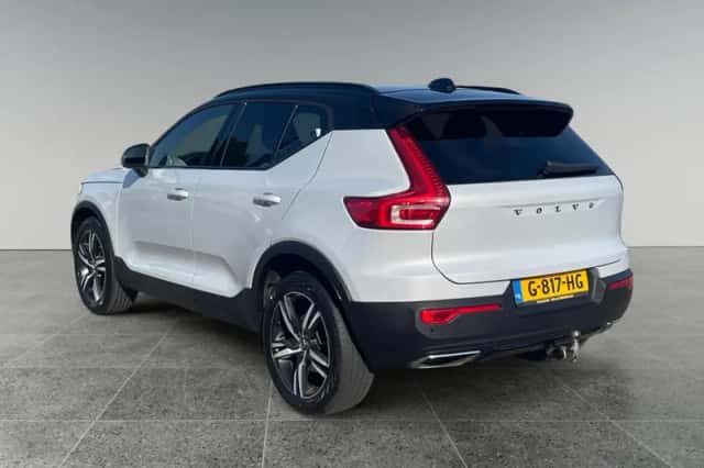 Volvo XC40 (2019) thumbnail 3