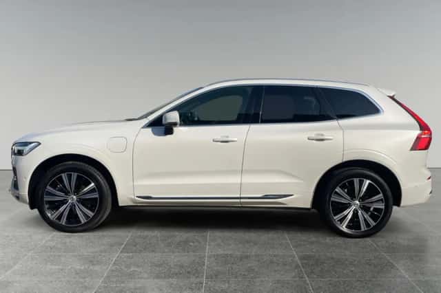 Volvo XC60 (2021) thumbnail 2