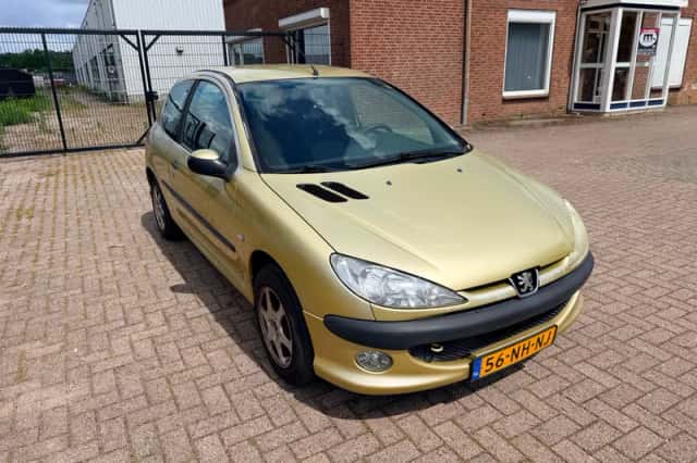 Peugeot 206 (2003) thumbnail 2