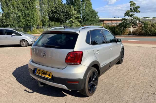 Volkswagen Polo (2011) thumbnail 3