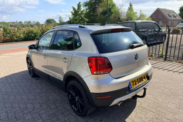 Volkswagen Polo (2011) thumbnail 4