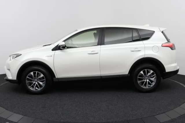 Toyota RAV4 (2017) thumbnail 3