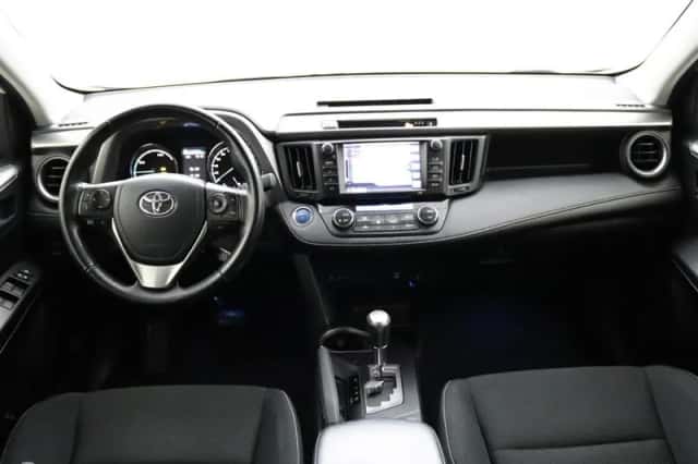 Toyota RAV4 (2017) thumbnail 4