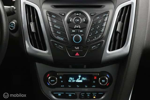 Ford Focus (2012) thumbnail 6