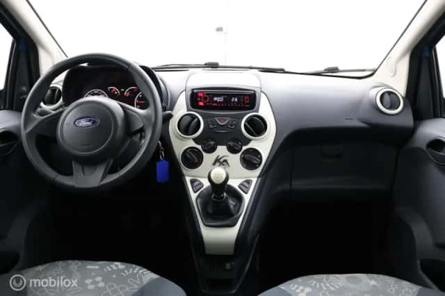 Ford Ka (2012) thumbnail 4