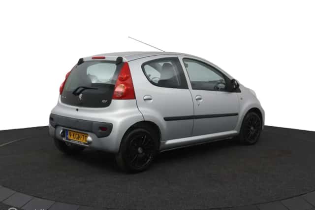 Peugeot 107 (2009) thumbnail 2