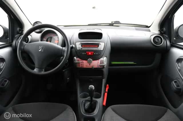 Peugeot 107 (2009) thumbnail 4
