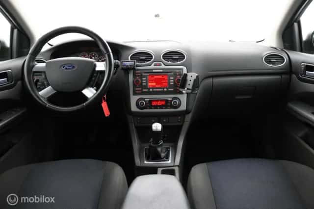 Ford Focus (2007) thumbnail 4