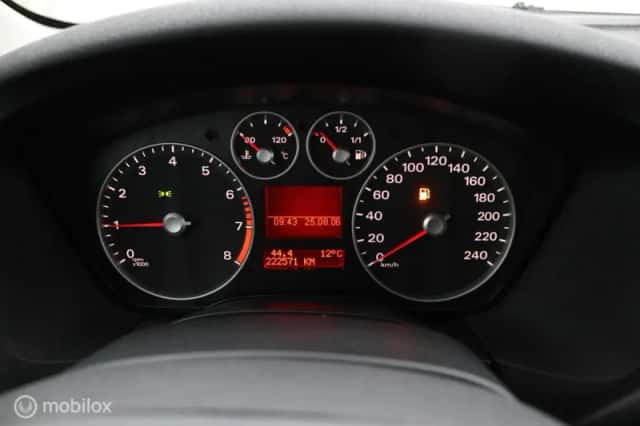 Ford Focus (2007) thumbnail 5