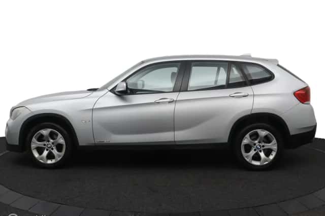 BMW X1 (2012) thumbnail 3