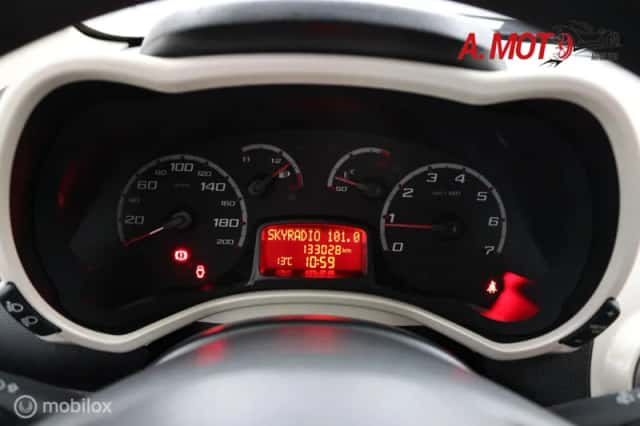 Ford Ka (2010) thumbnail 6