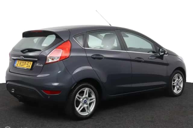 Ford Fiesta (2013) thumbnail 2