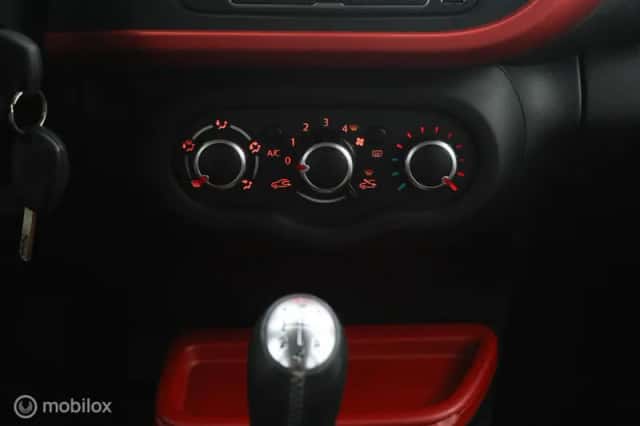 Renault Twingo (2014) thumbnail 6