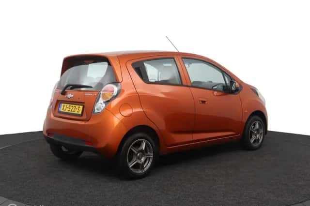 Chevrolet Spark (2010) thumbnail 2