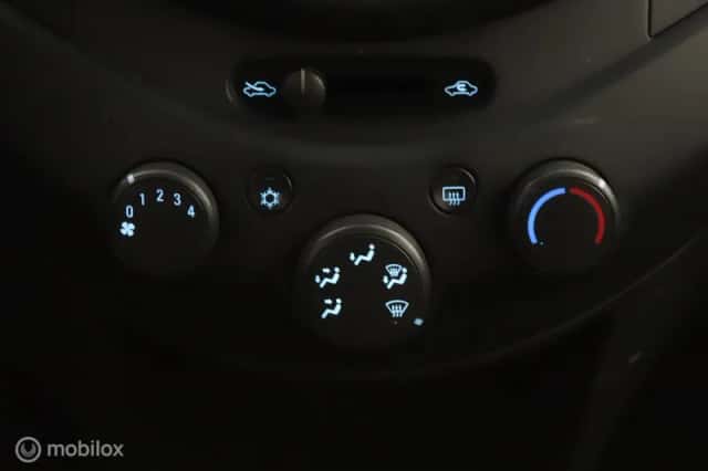 Chevrolet Spark (2010) thumbnail 6