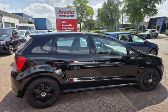 Volkswagen Polo (2014) thumbnail 3