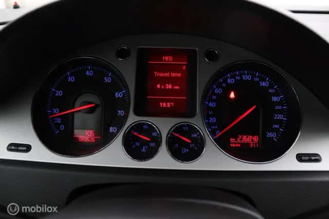 Volkswagen Passat (2008) thumbnail 5