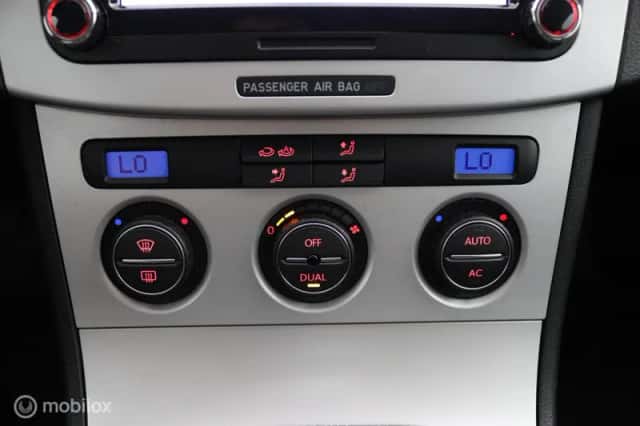Volkswagen Passat (2008) thumbnail 6