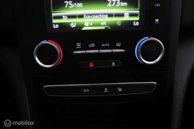 Renault Mégane (2017) thumbnail 6