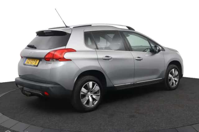 Peugeot 2008 (2015) thumbnail 2