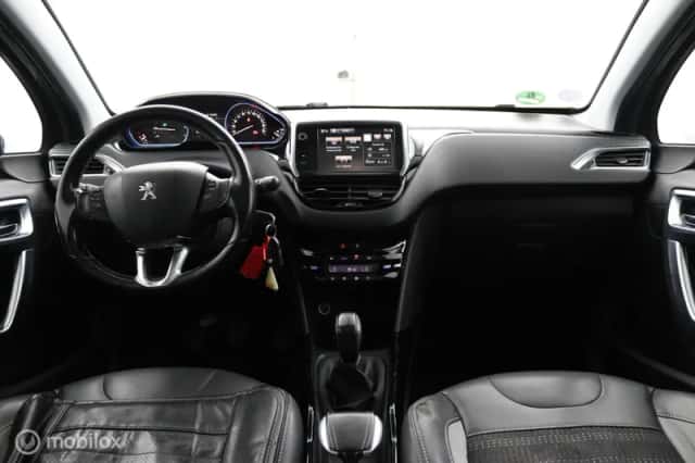 Peugeot 2008 (2015) thumbnail 4