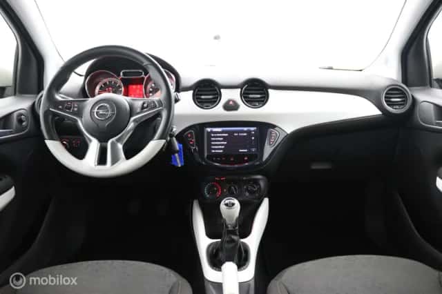 Opel Adam (2013) thumbnail 4