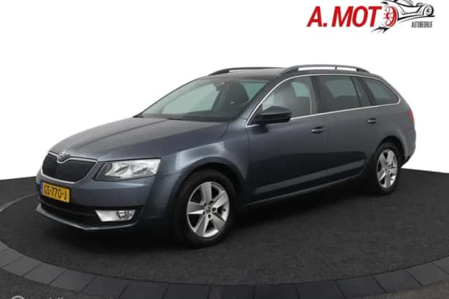 Škoda Octavia (2015) thumbnail 1