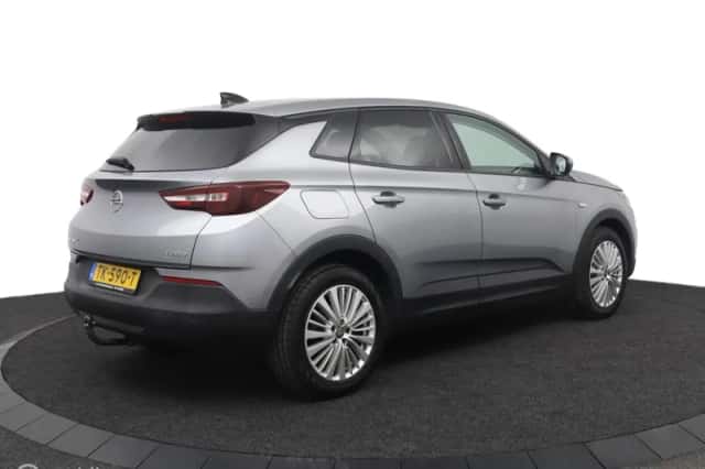 Opel Grandland (2018) thumbnail 2