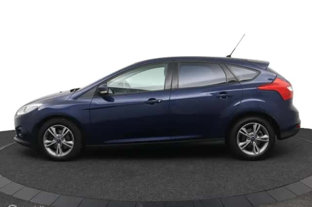 Ford Focus (2013) thumbnail 3