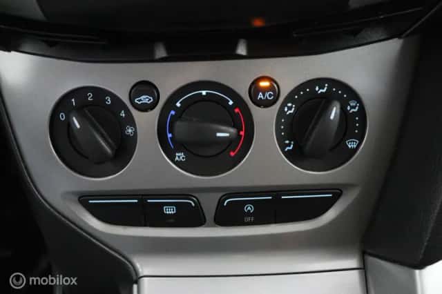 Ford Focus (2013) thumbnail 6