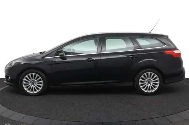 Ford Focus (2014) thumbnail 3