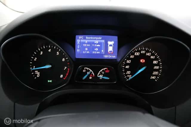 Ford Focus (2014) thumbnail 5