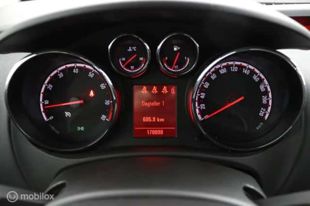 Opel Meriva (2010) thumbnail 5