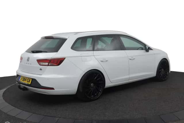 SEAT Leon (2015) thumbnail 2