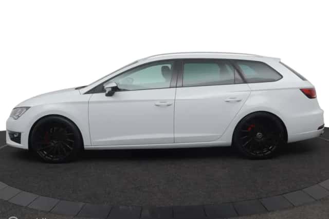 SEAT Leon (2015) thumbnail 3