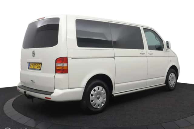 Volkswagen Transporter (2004) thumbnail 2