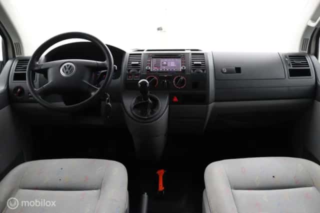 Volkswagen Transporter (2004) thumbnail 4