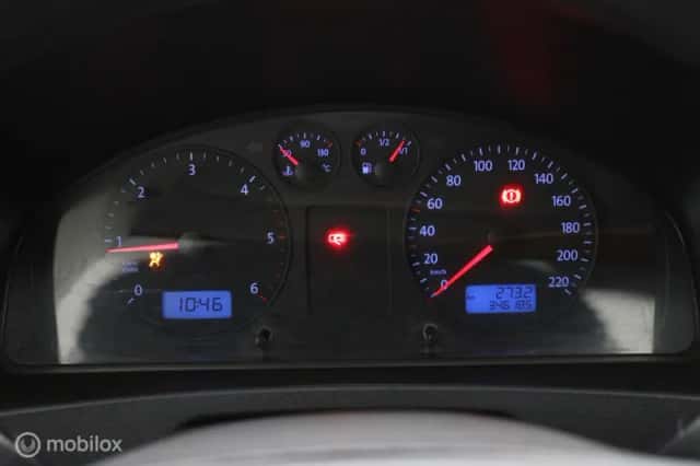 Volkswagen Transporter (2004) thumbnail 5