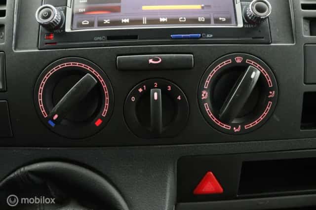 Volkswagen Transporter (2004) thumbnail 6
