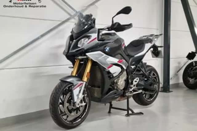 BMW S (2017) thumbnail 2