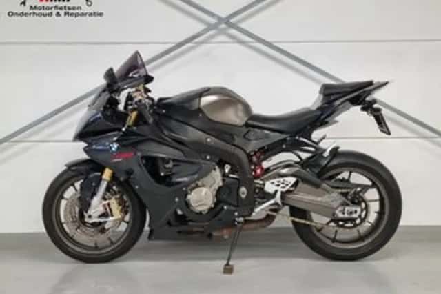 BMW S (2011) thumbnail 1