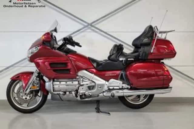 Honda GL (2001) thumbnail 1