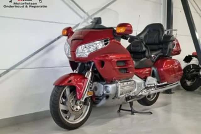 Honda GL (2001) thumbnail 2