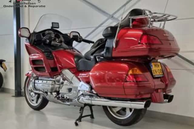 Honda GL (2001) thumbnail 3