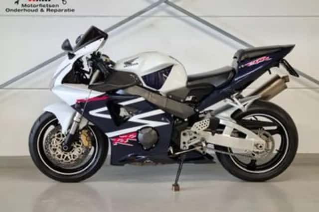 Honda CBR (2002) thumbnail 1