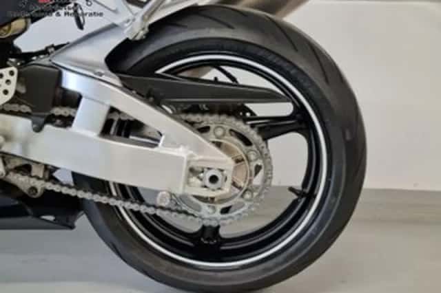 Honda CBR (2002) thumbnail 4