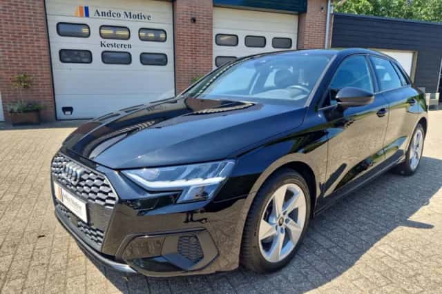 Audi A3 (2021) thumbnail 2